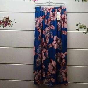 Women’s skirt size medium